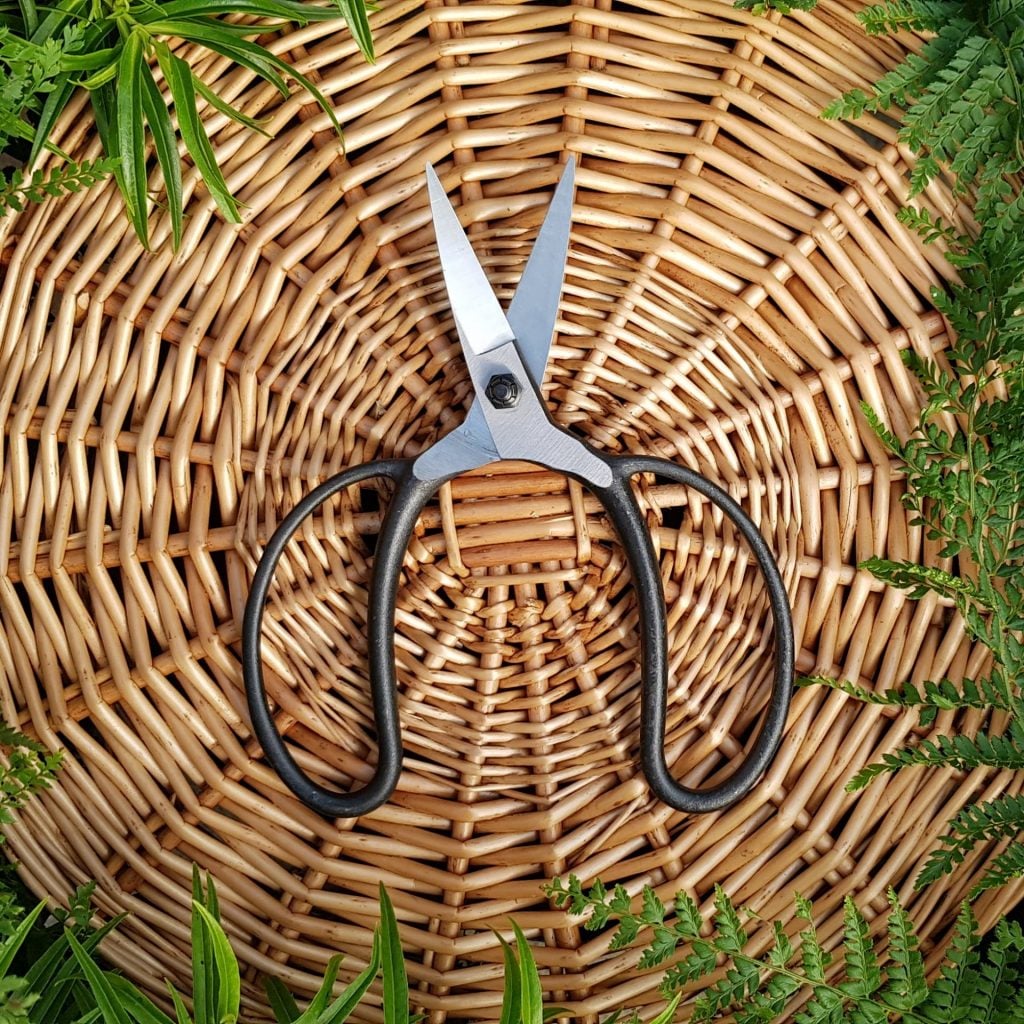 Niwaki Okatsune Garden Scissors - Image 2