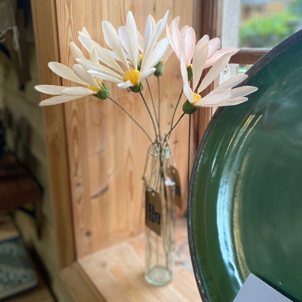 Sussex Handmade Paper Daisy - Image 2