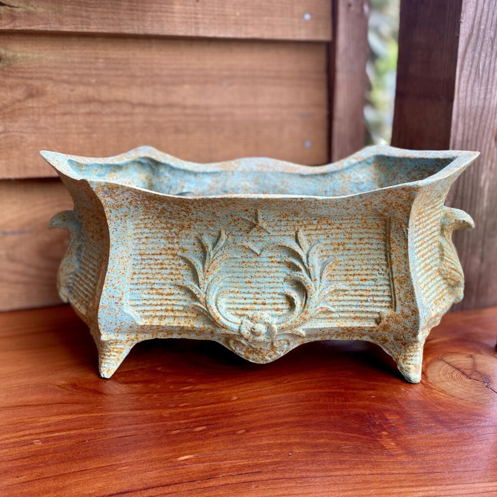 Dauphin Planter