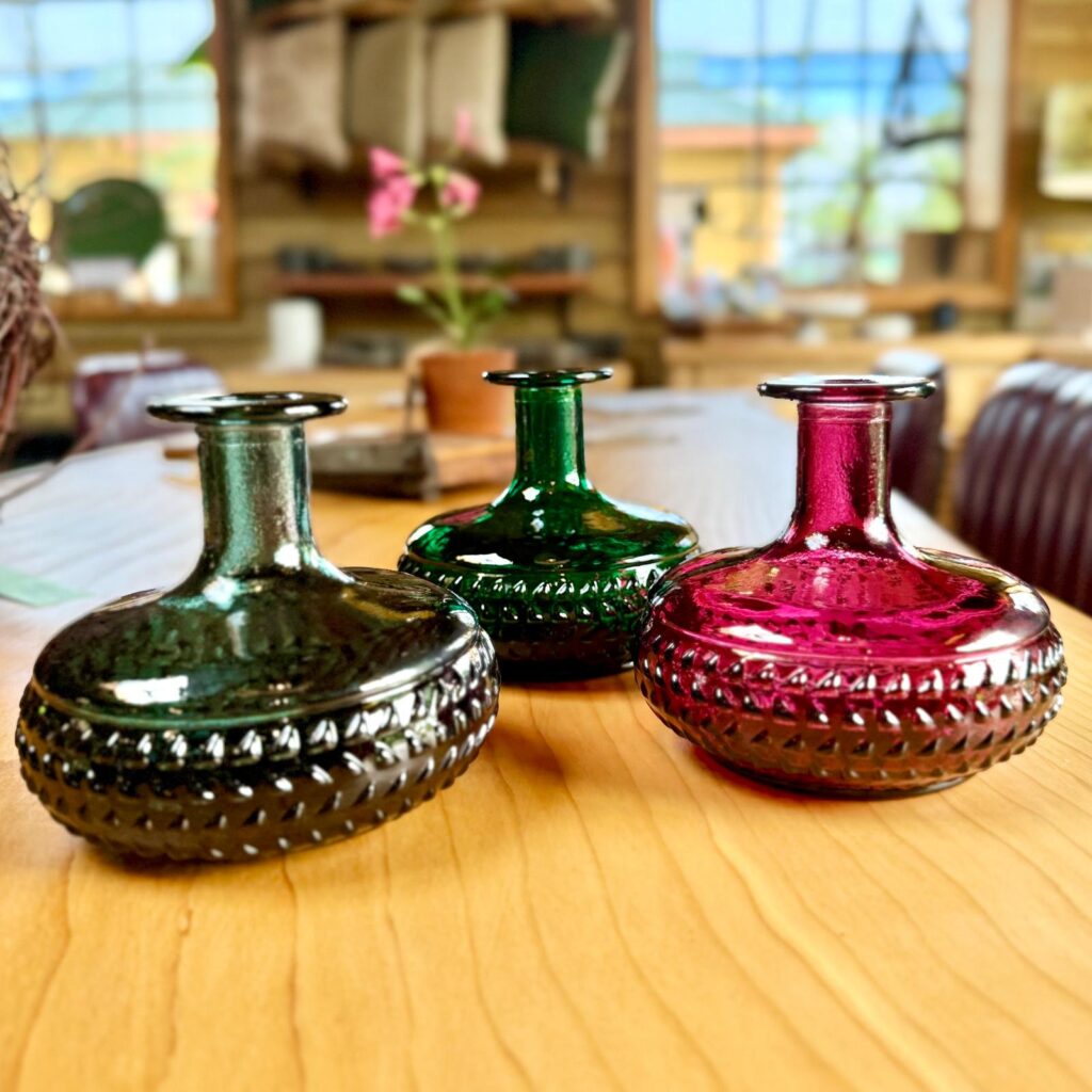 Tura Vase