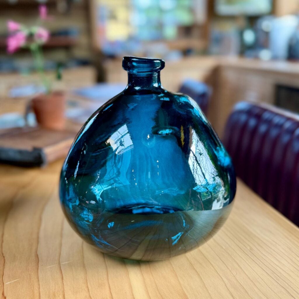 Simplicity Vase - Image 6